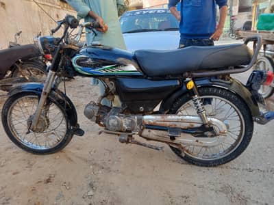 hi speed bike 2009 Karachi num dono tyre brand new ha or spocket bi