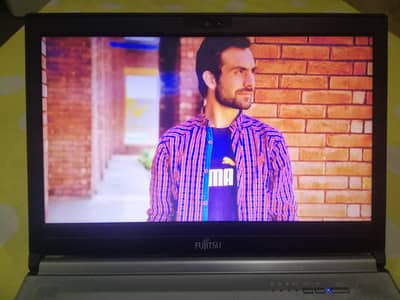 Fujitsu cor i 5 4th hen