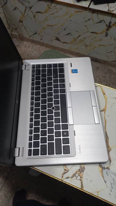HP Folio I7 4th Gen 8GB 128GB