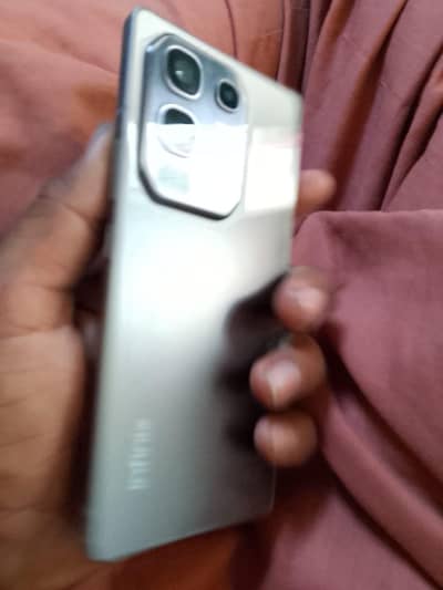 10 din chla h pison ki zoraat thi to sel. kr rah hnu