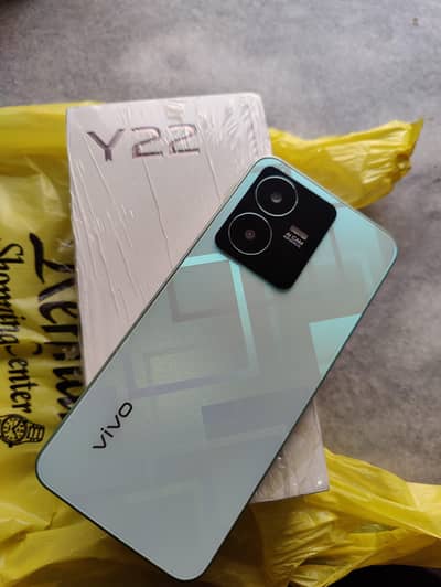 vivo y22 8/128 gb good condition