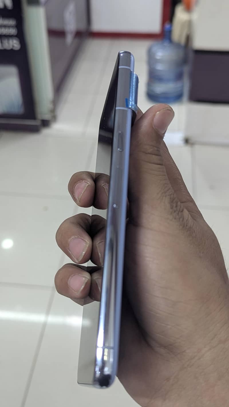 Google Pixel 8 pro 2