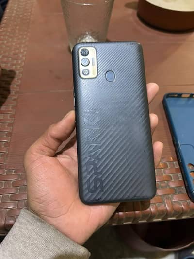 All ok phone hai . bas box ni hai. . panel change hai bas