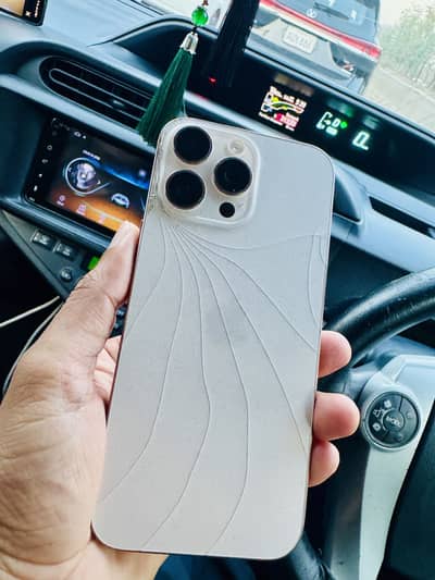 16 pro max back crack 03027620164