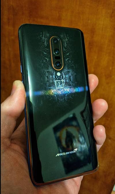 8/256 camera or figure off