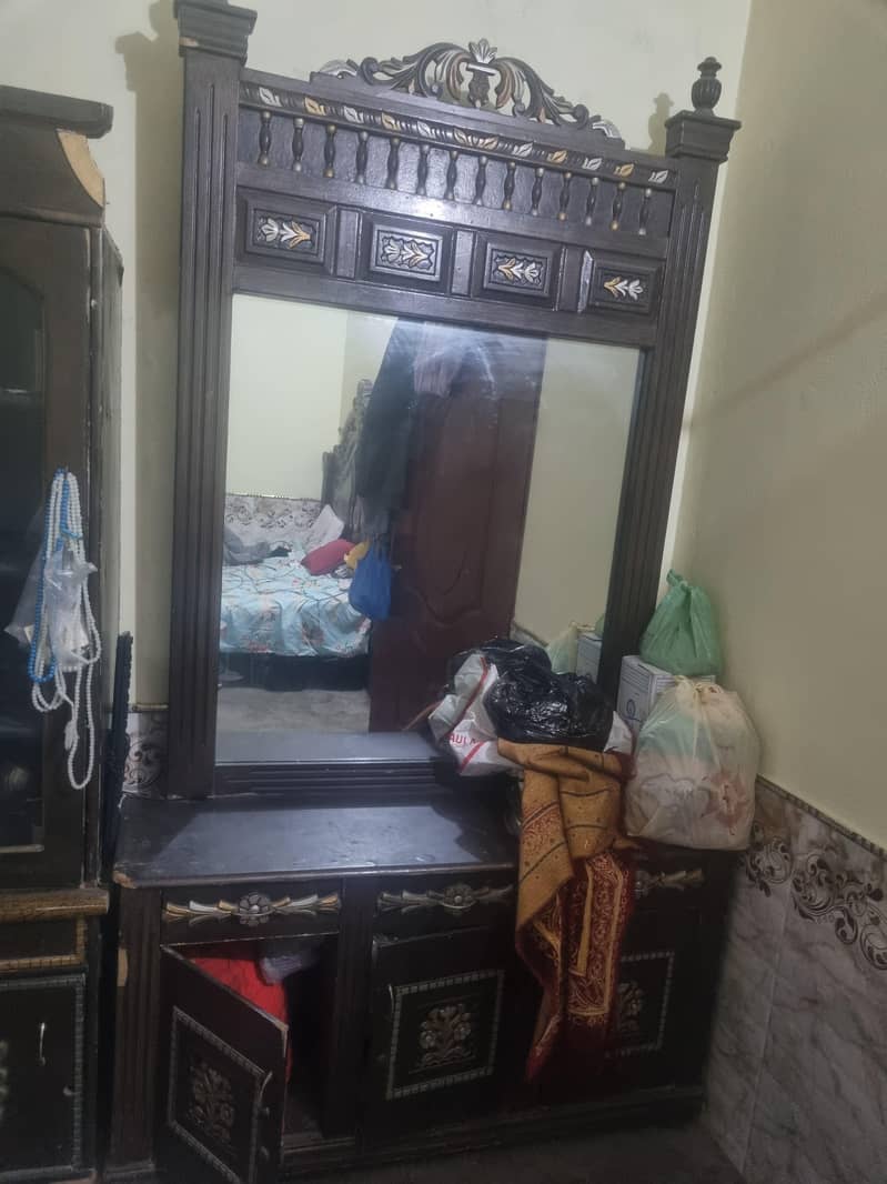 dressing table 0