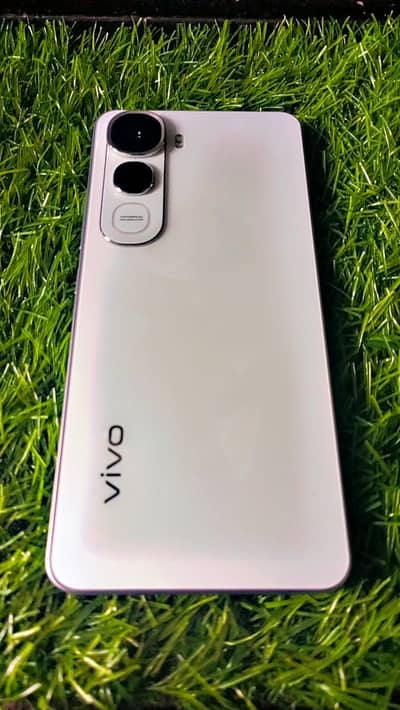 with charger 8/256 lush condition