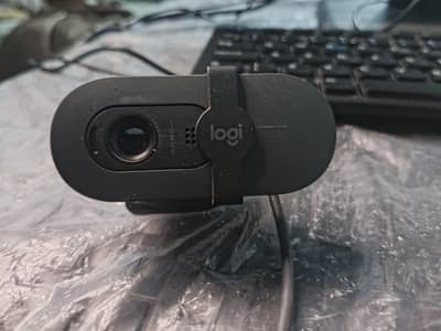 Logitech Brio 100 | 10/10 Condition. Price is negotiable
