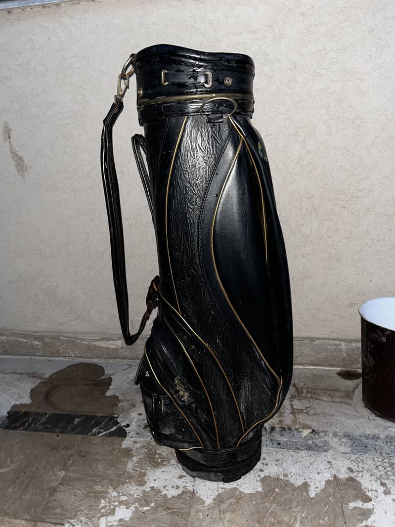 Used golf kit - Sports Equipment - 1111060625