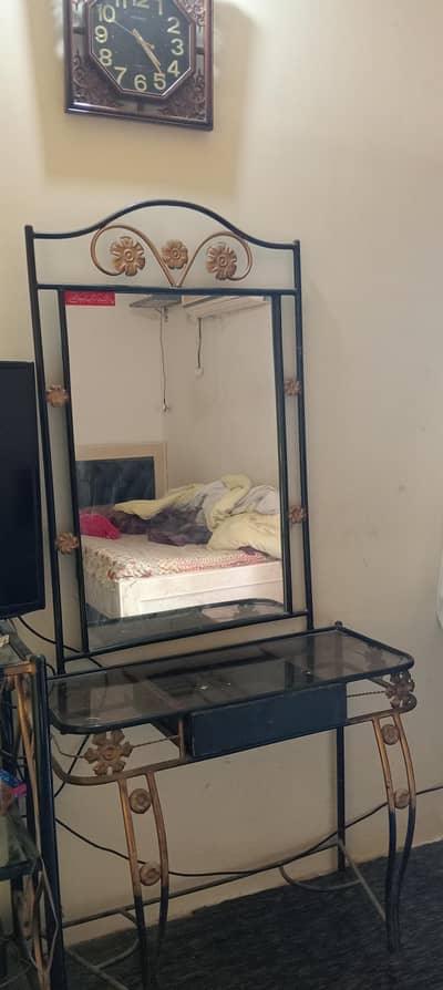 aluminum dressing table used
