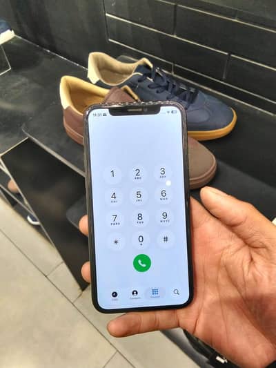 I phone 11 pro bh 80 64 JV all ok hai