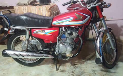 Honda Cg 125 (2015,Sukkar Number)