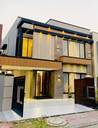 10 MARLA OUTCLASS LUXURY VILLA AVAILABLE FOR RENT IN DHA PHASE 6