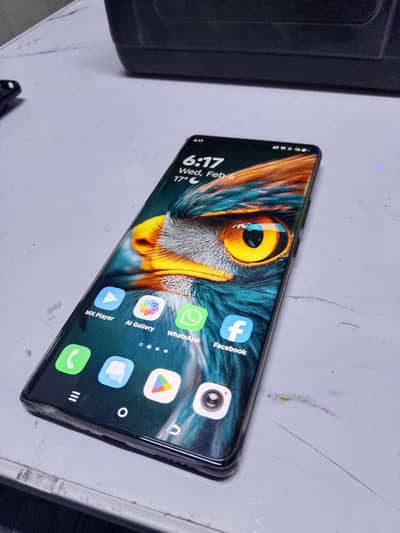 i want to sale my 30S with original charger and box all accessories av