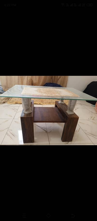 Wooden Center Table – Excellent Condition