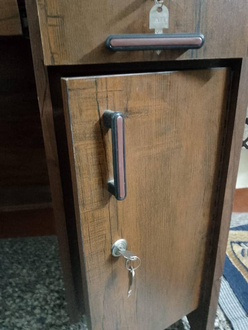 computer table/ Study table 2