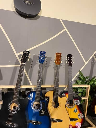 kapok/intern/ dakesi  used guitar avaliable at 10/10 condition