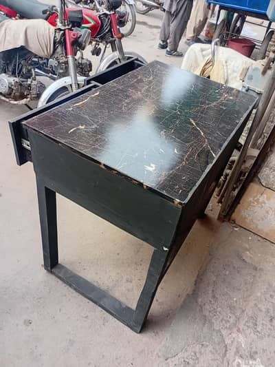 carpenter or sofa poshish service