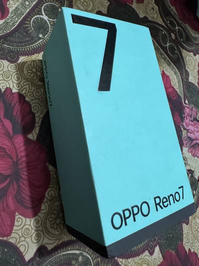 Oppo Reno 7 one hand used