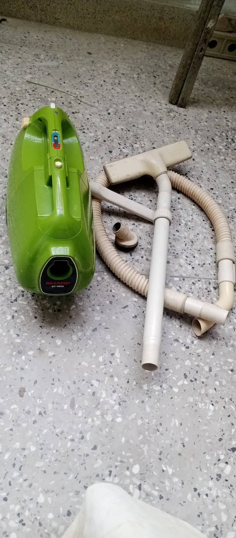 Vacuum cleaner (sharp) 2