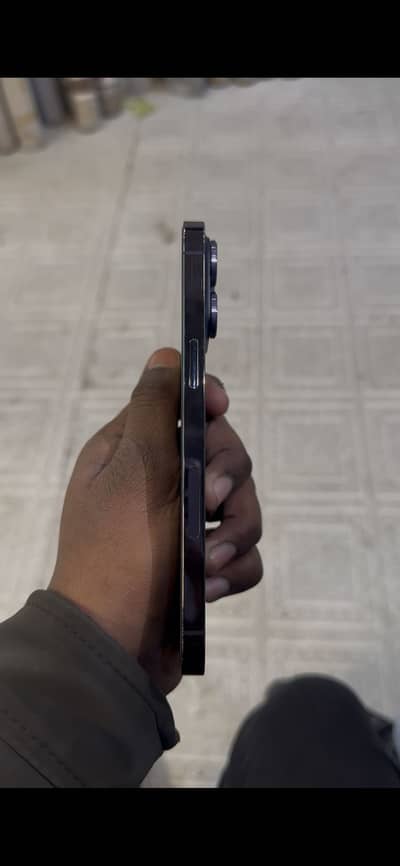 I phone 14pro max 128 jv. 84 health