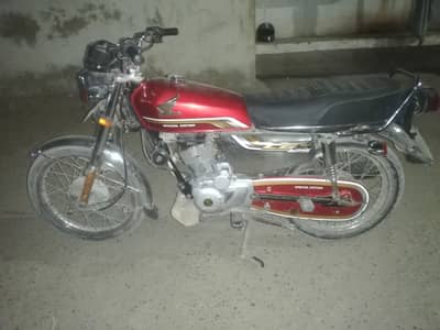 Karachi registration Honda cg 125 model 2020 Genuine condition yb ybr