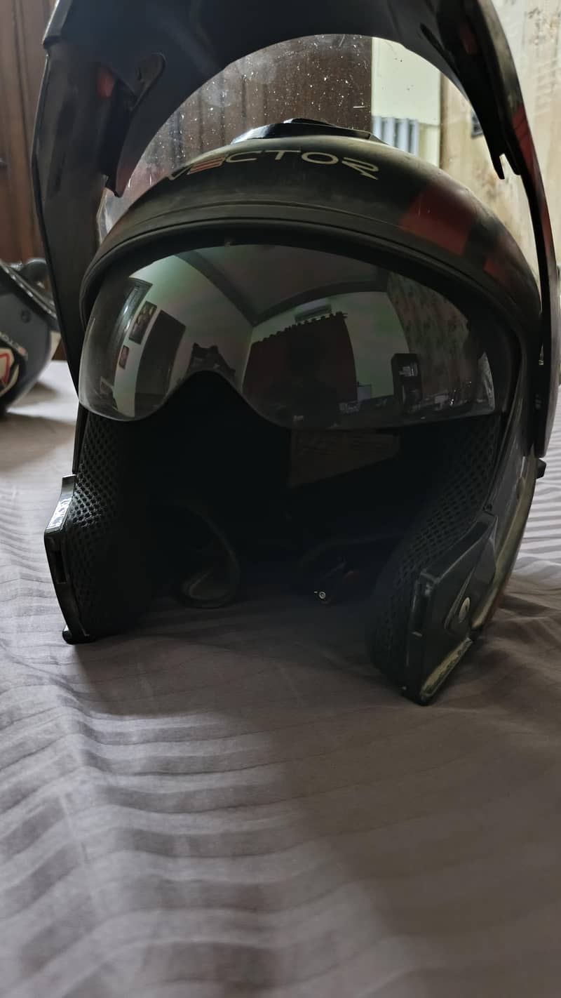 2 Vector modular helmets 10
