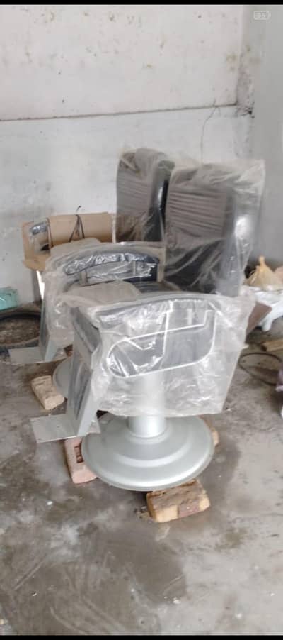 2 brand new saloon chairs