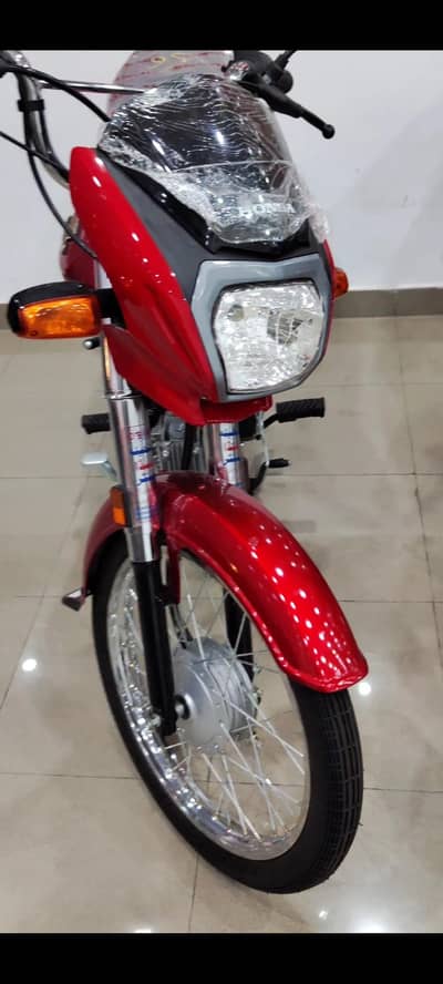 Honda CD 70 dream Red color ha 27/10/2025 ko li thi