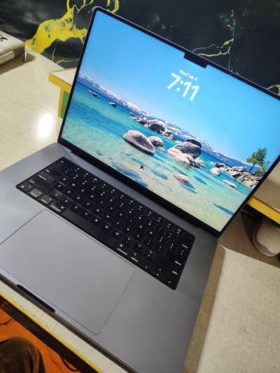 MacBook Pro 2021 M1 Pro 16 inches Full Box