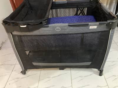 3-in-1 baby bassinet and play yard