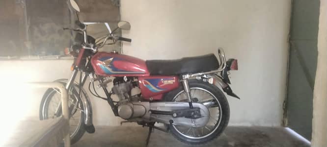 Selling Honda 125 CC