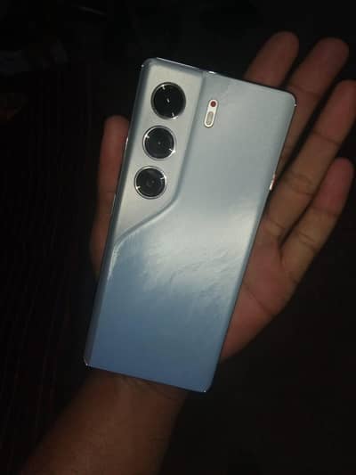 tecno camon 40 pro like new *03007075144*