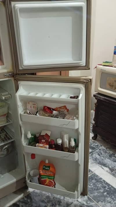 dawlance refrigerator