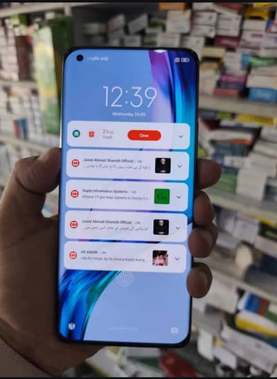 mi 11  12 GB ram 256gb  PTA +5g camera 108 magapicl out cals