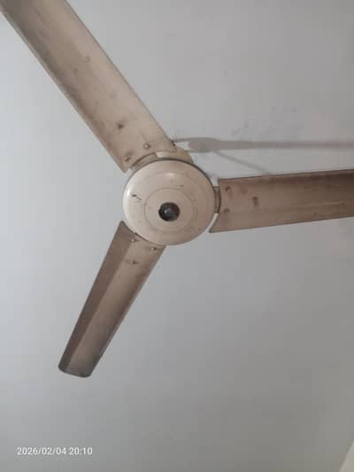 Ceiling Fan for Sale – Good Condition. brand, pakfan