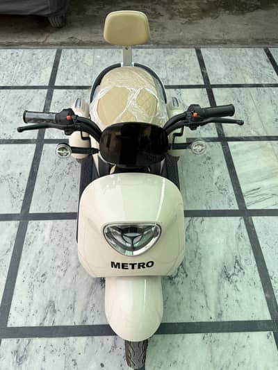Metro 3 Tyres Scooty only 18 Km Running Fresh Piece