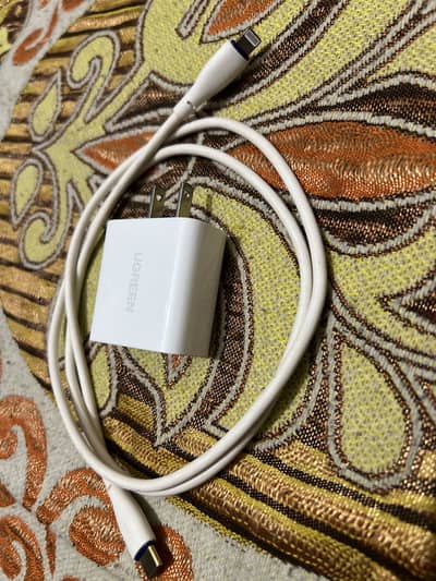 Ugreen 20 watt adapter with ronin c to lightning cable