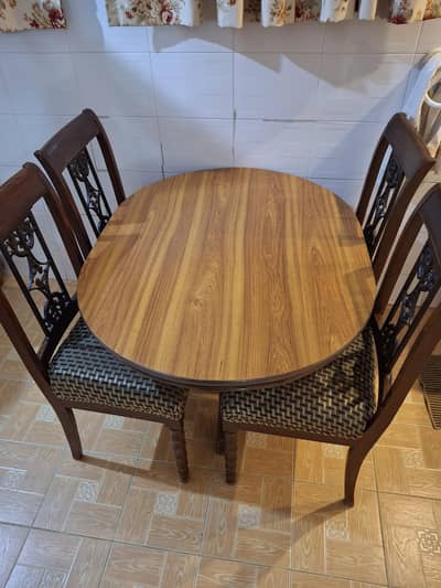dining table with four chair