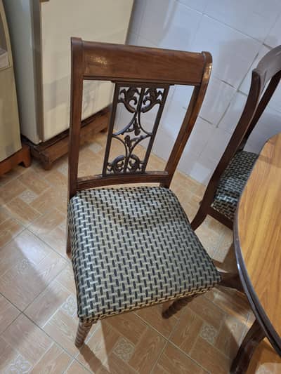 dining table with four chair