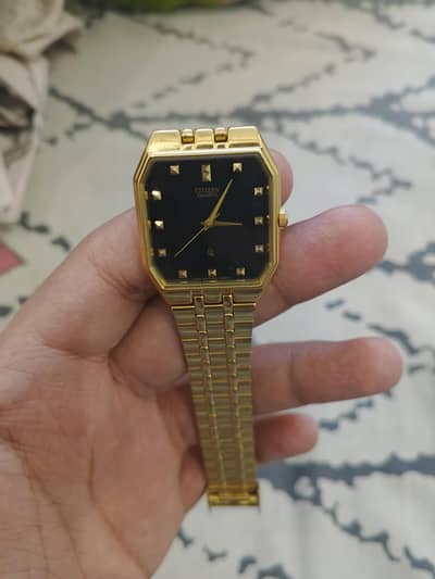 Citizen Gold Watch -- Elegant  black dial -- perfect for formal wear