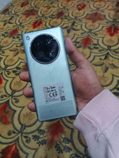 infinix Zero 40 16 256 All Ok 10 by 10  in display finger