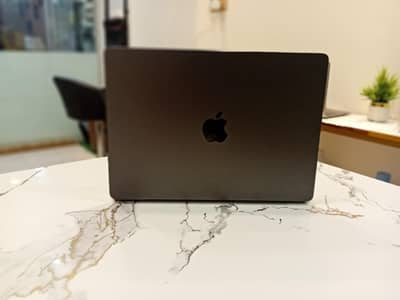 Macbook Pro M3 PRO Chip 2023/24 14 inch 18GB Ram 512Gb Ssd