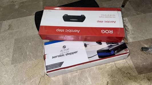Gym ka saman dumbells , plates , rodes, aerobic stepper ,yoga mats etc