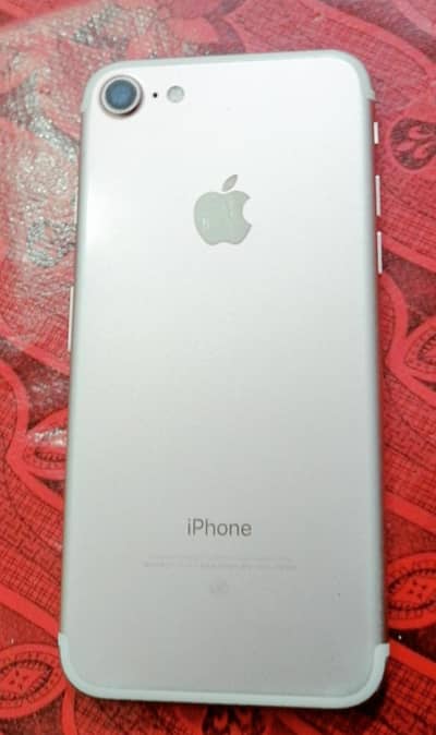 IPhone 7 in good condition. Price Kam ho gai gi.
