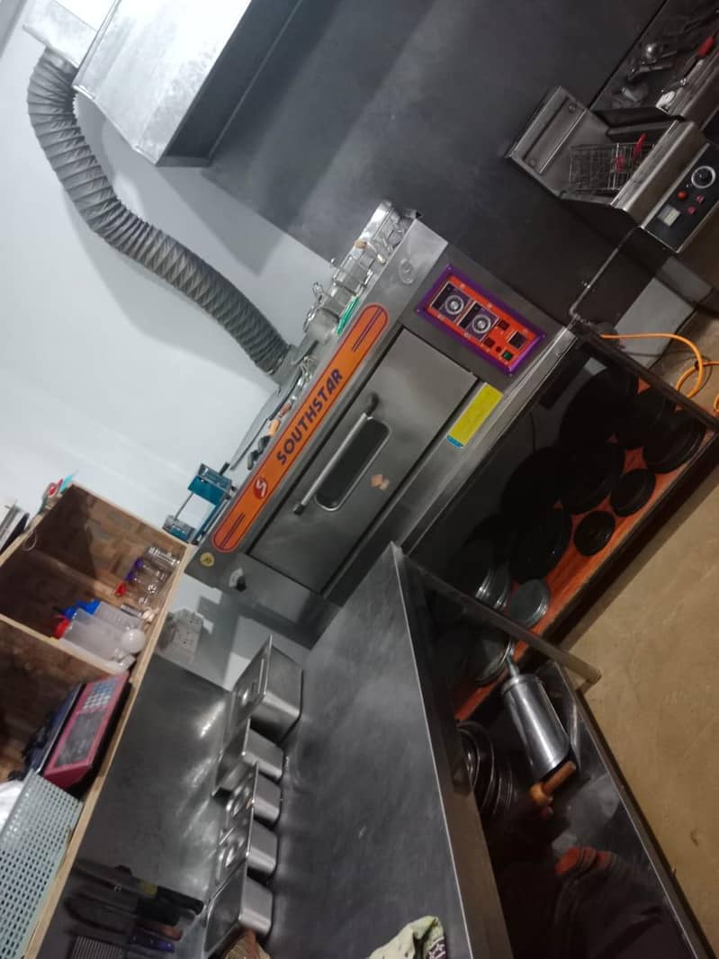 full loded kitchen 0