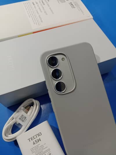 New mobile phone 10/10 Tecno spark 40 pro 8+8 /256 Display finger