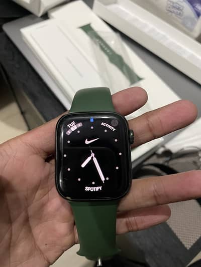 Apple Watch series 7 45mm Green Color