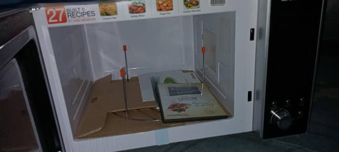 Microwave Oven Model No DW 131 HP
