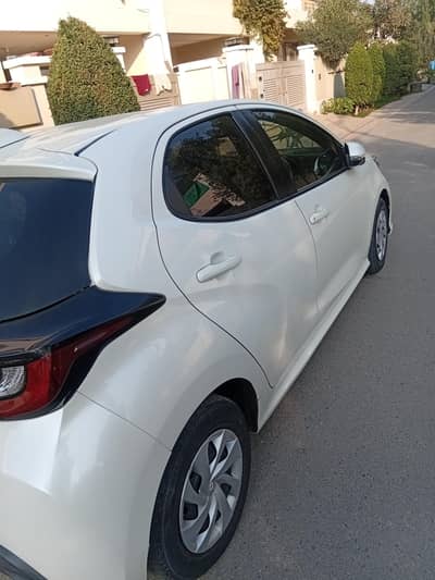Toyota yaris 21/25 lush condition for sell